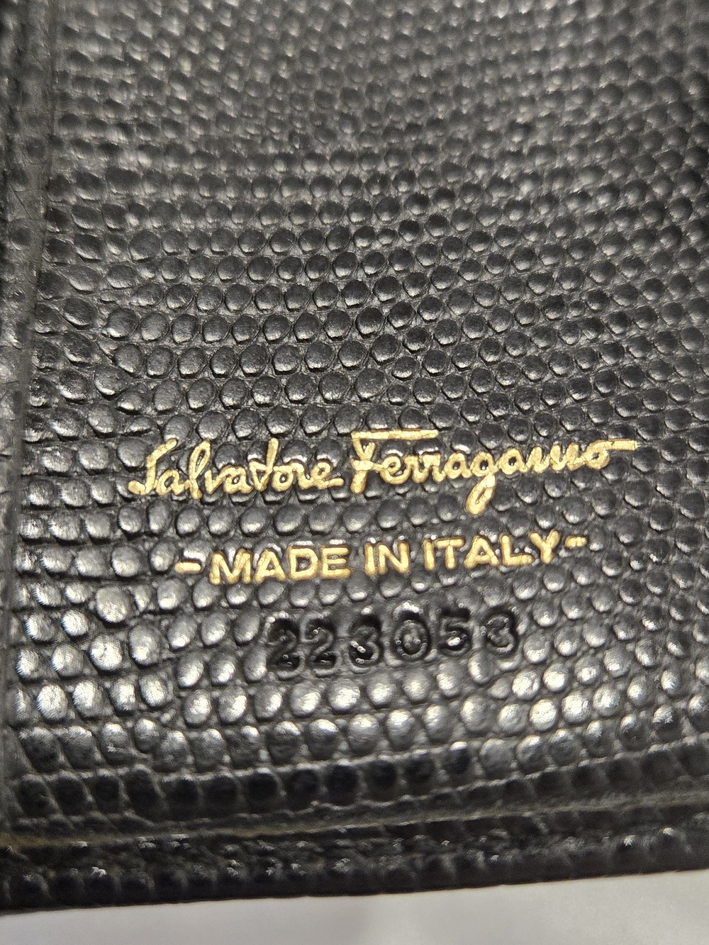 Salvatore Ferragamo Authentic Black Leather Wallet with Gold Logo Plaque - Picture 8 of 12
